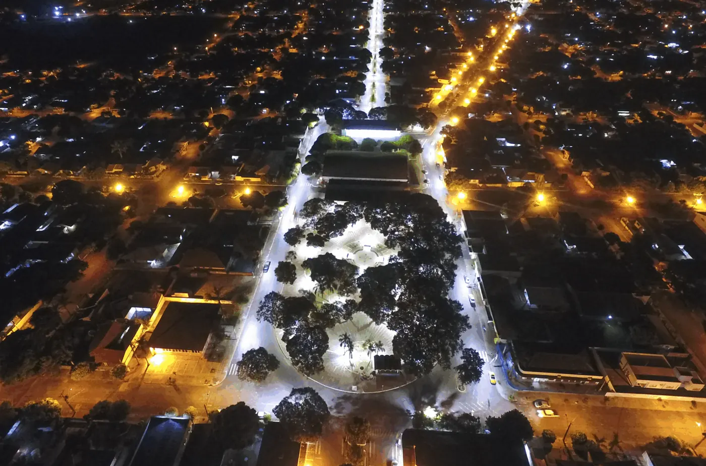 Iluminação pública LED em Alto Paraná (PR) — foto aérea 5 de 7