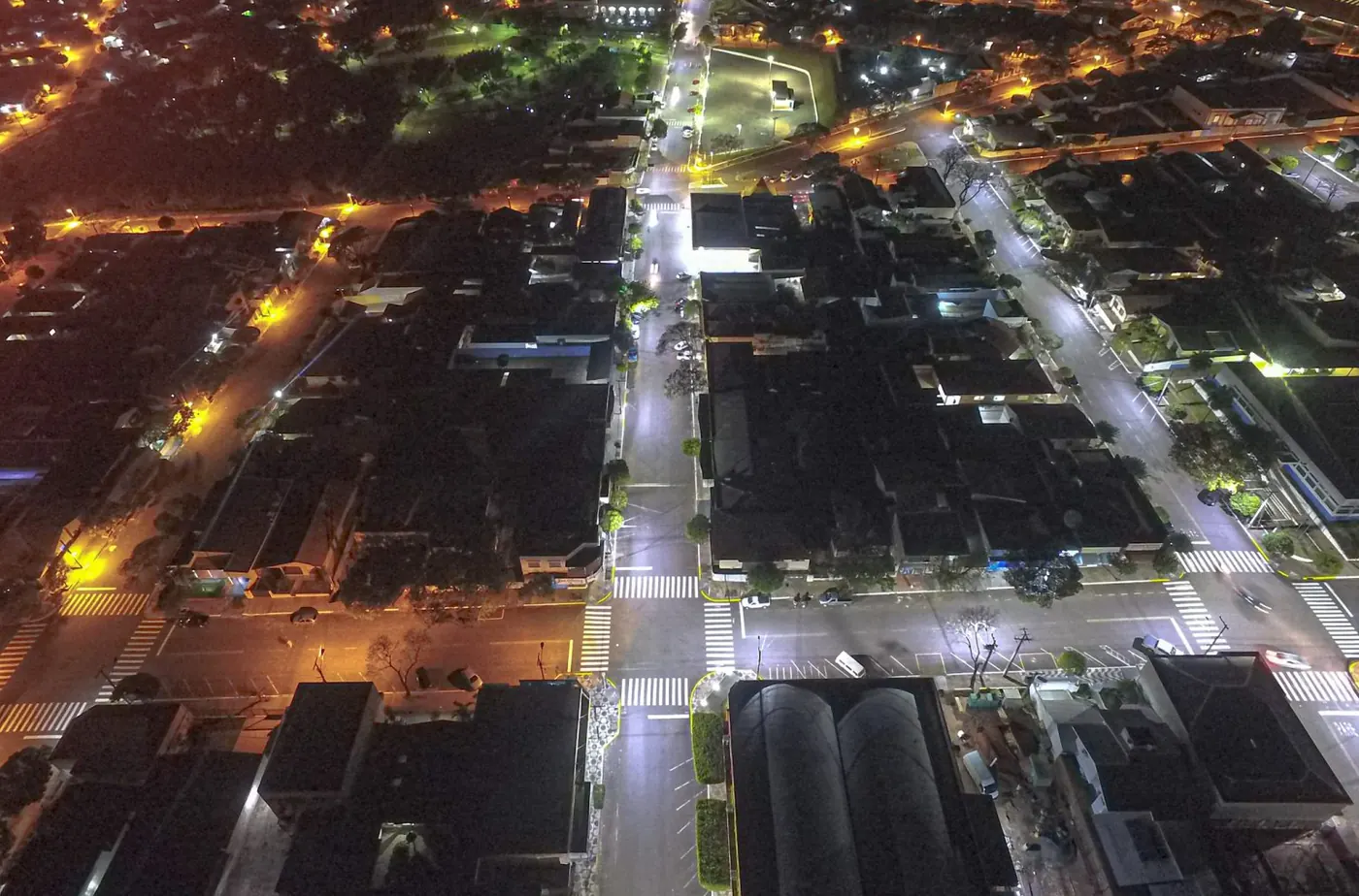 Iluminação pública LED em Cruzeiro — foto aérea 4 de 8