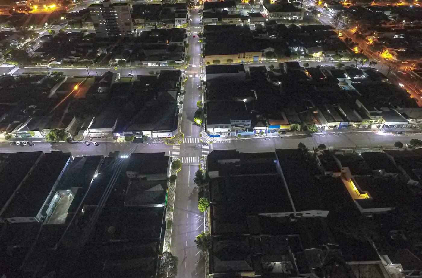 Iluminação pública LED em Cruzeiro — foto aérea 5 de 8