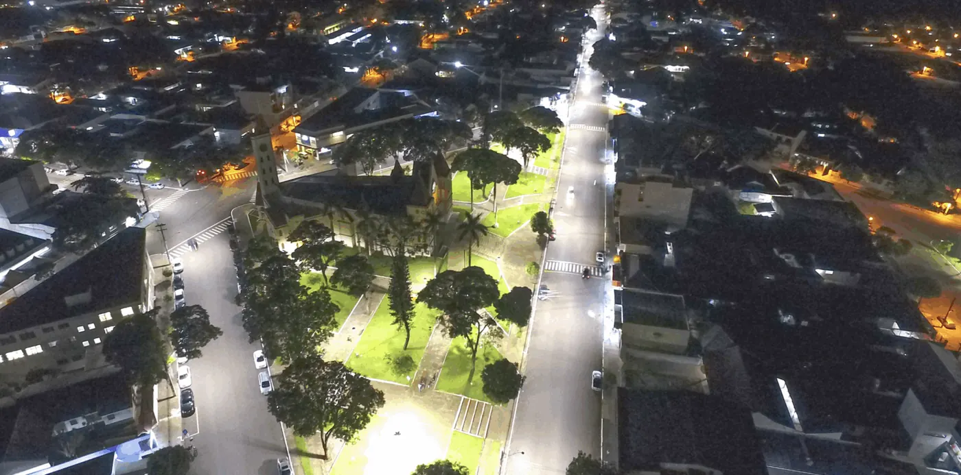 Iluminação pública LED em Paiçandu (PR) — foto aérea 5 de 8