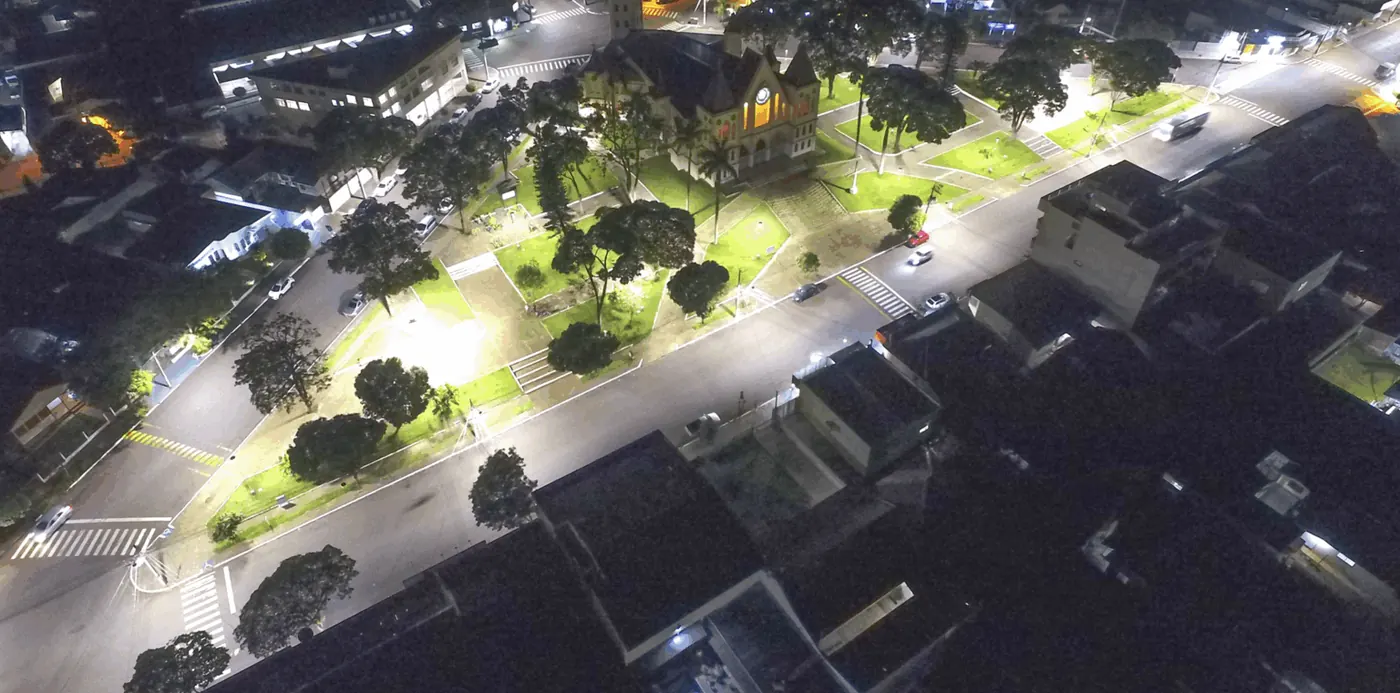 Iluminação pública LED em Paiçandu (PR) — foto aérea 6 de 8