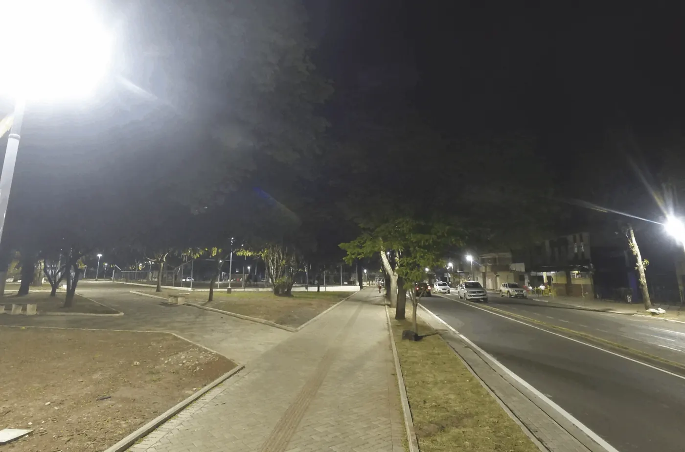 Praça dos Pioneiros: iluminação LED — foto aérea 3 de 3