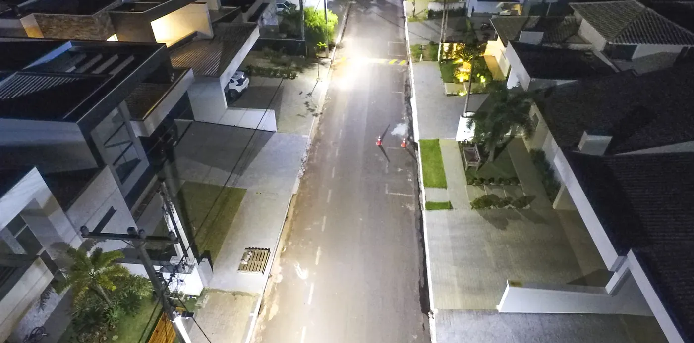 Ruas de condomínio iluminado(a) pela Projeluz — Residencial San Lorenzzo