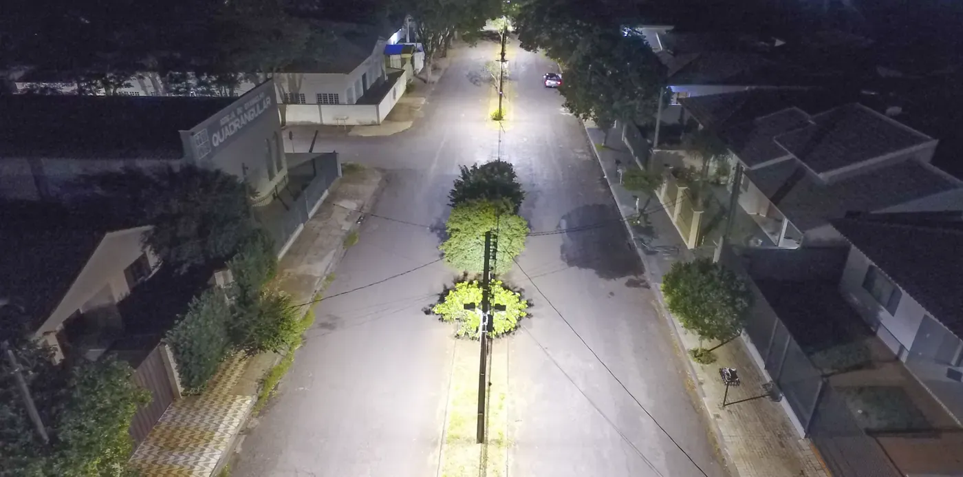 Avenida iluminado(a) pela Projeluz — Santa Fé, PR